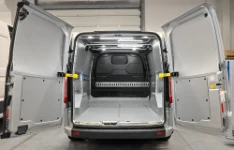 01_Custom Ford 1 rivestito e accessoriato per sistemi antincendio. 