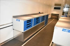 02_Lato sinistro area officina su bilico allestito da Syncro System 