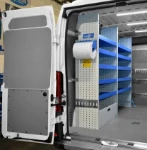 02_Ripiani di scaffalatura su Ducato con allestimento Syncro Ultra
