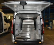 Ford Custom allestito per trasporto cofano funebre