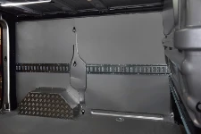 La parete sinistra del NV300 con pannelli di protezione