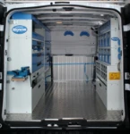 Vano di carico con rampa bloccata sul fondo del Vivaro Opel